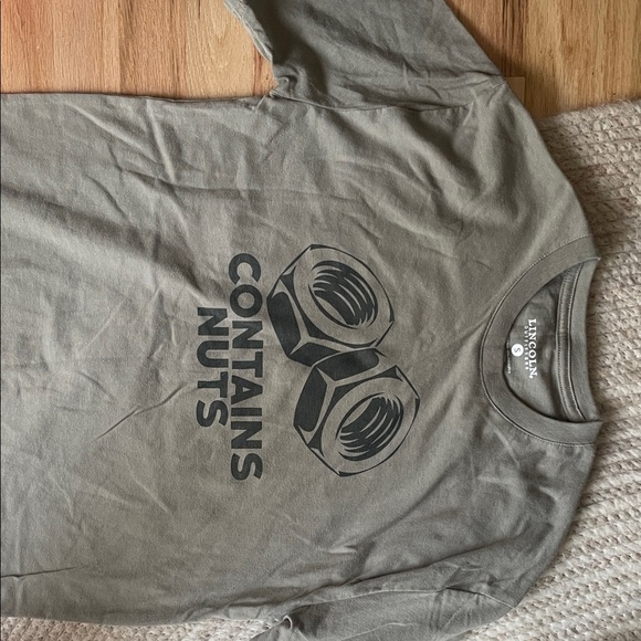 Lincoln Outfitters Gray/Green Graphic Tee - Contains Nuts Design - Picture 4 of 4